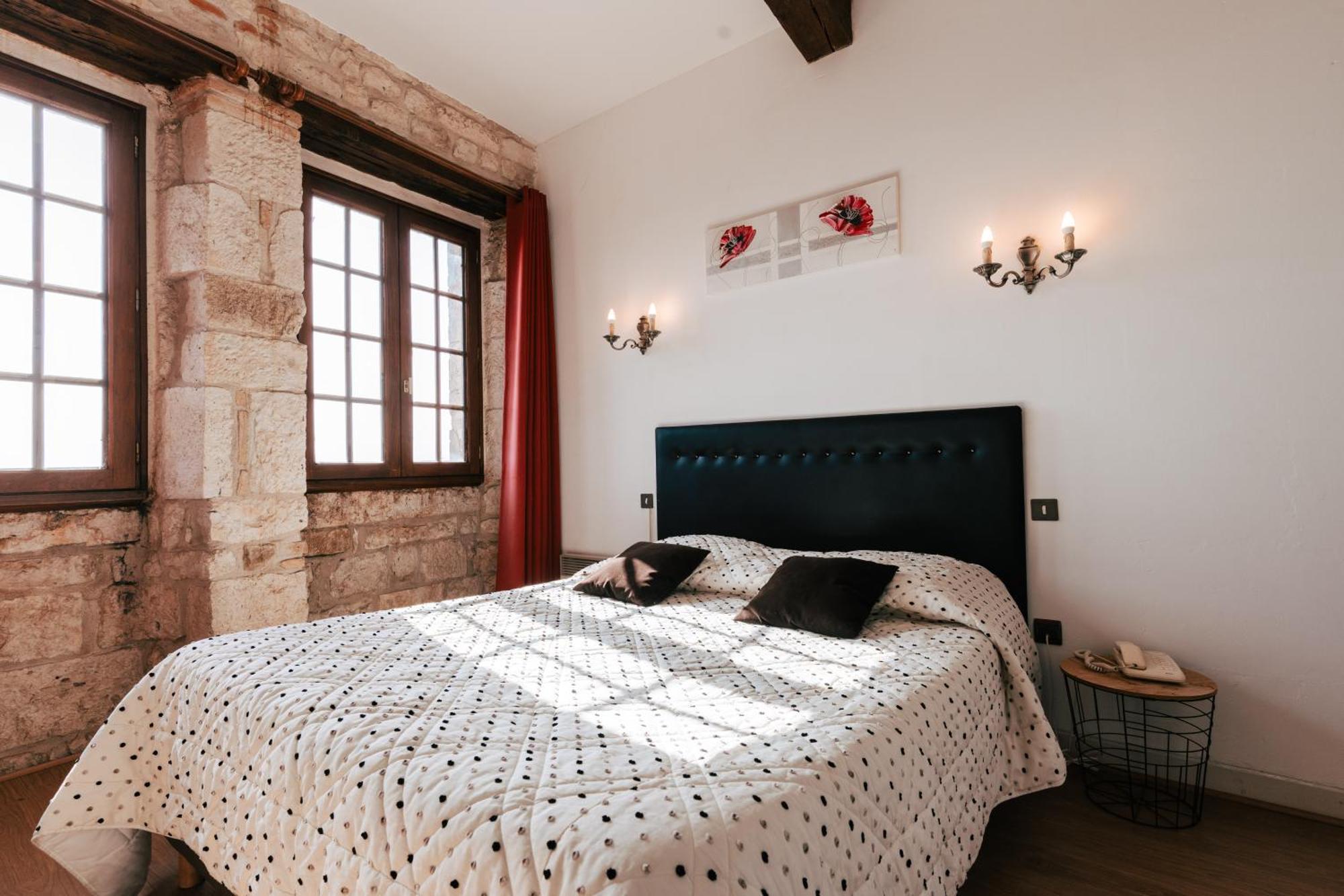 Hotel Des Consuls Castelnau-de-Montmiral Екстериор снимка