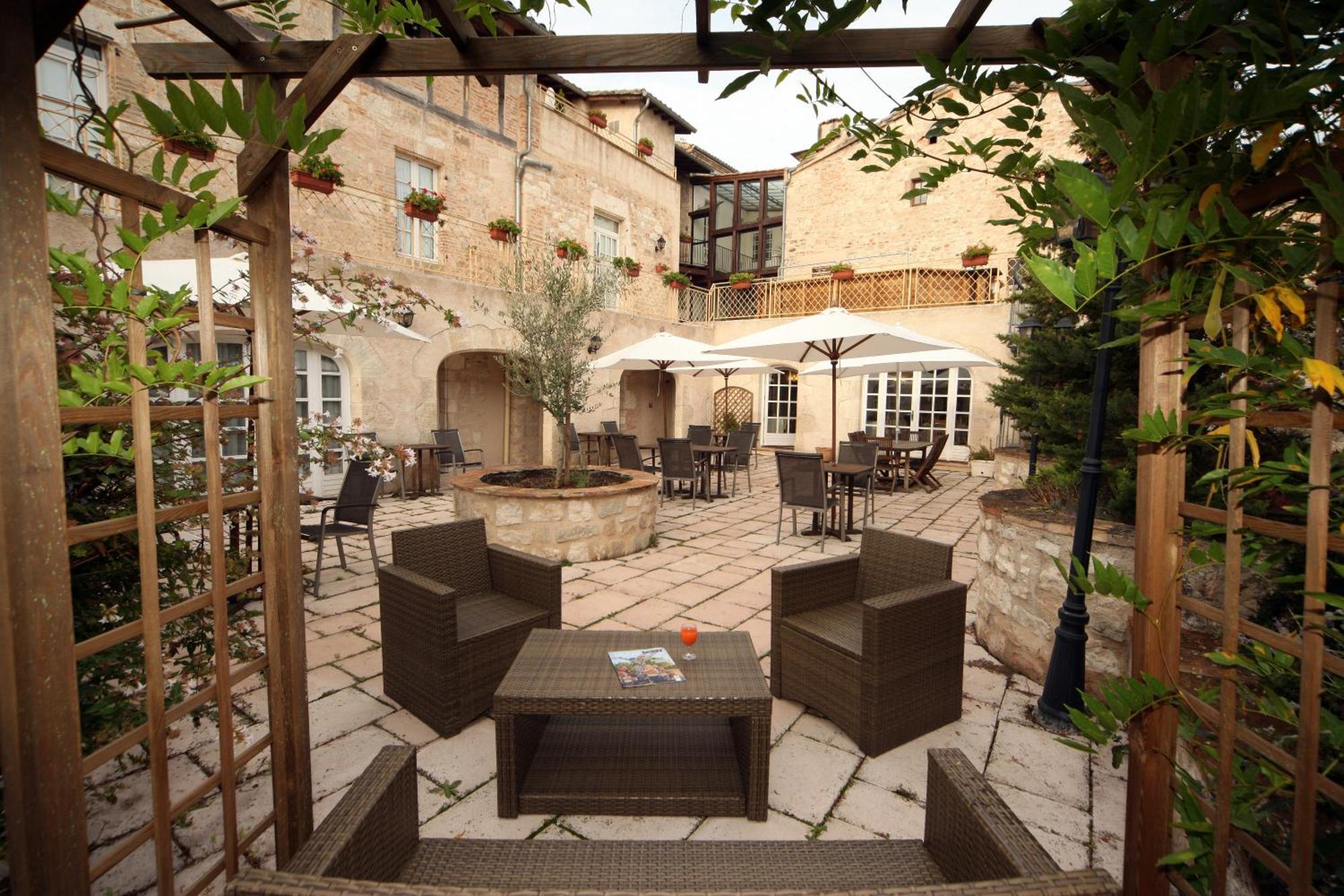 Hotel Des Consuls Castelnau-de-Montmiral Екстериор снимка