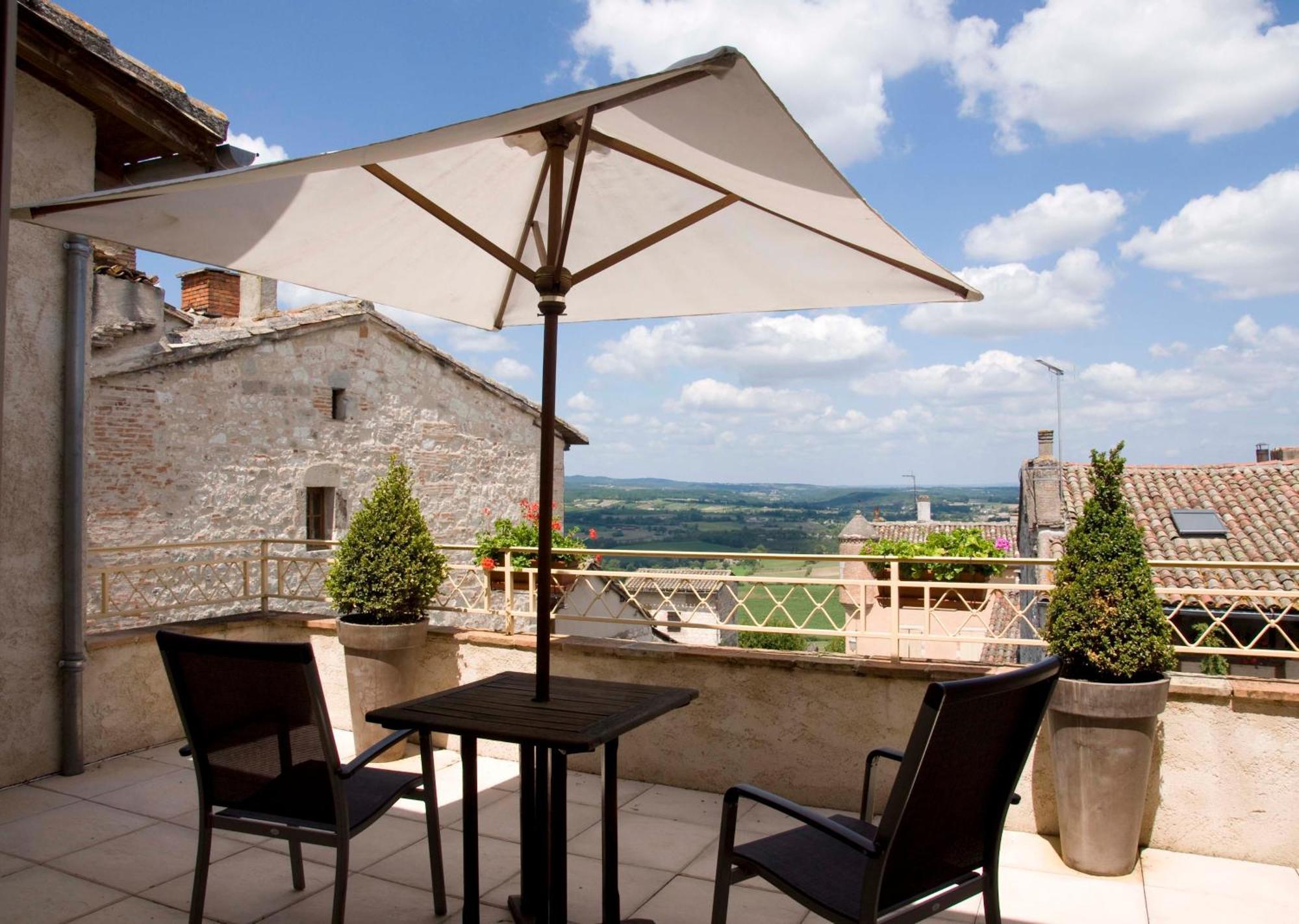 Hotel Des Consuls Castelnau-de-Montmiral Екстериор снимка
