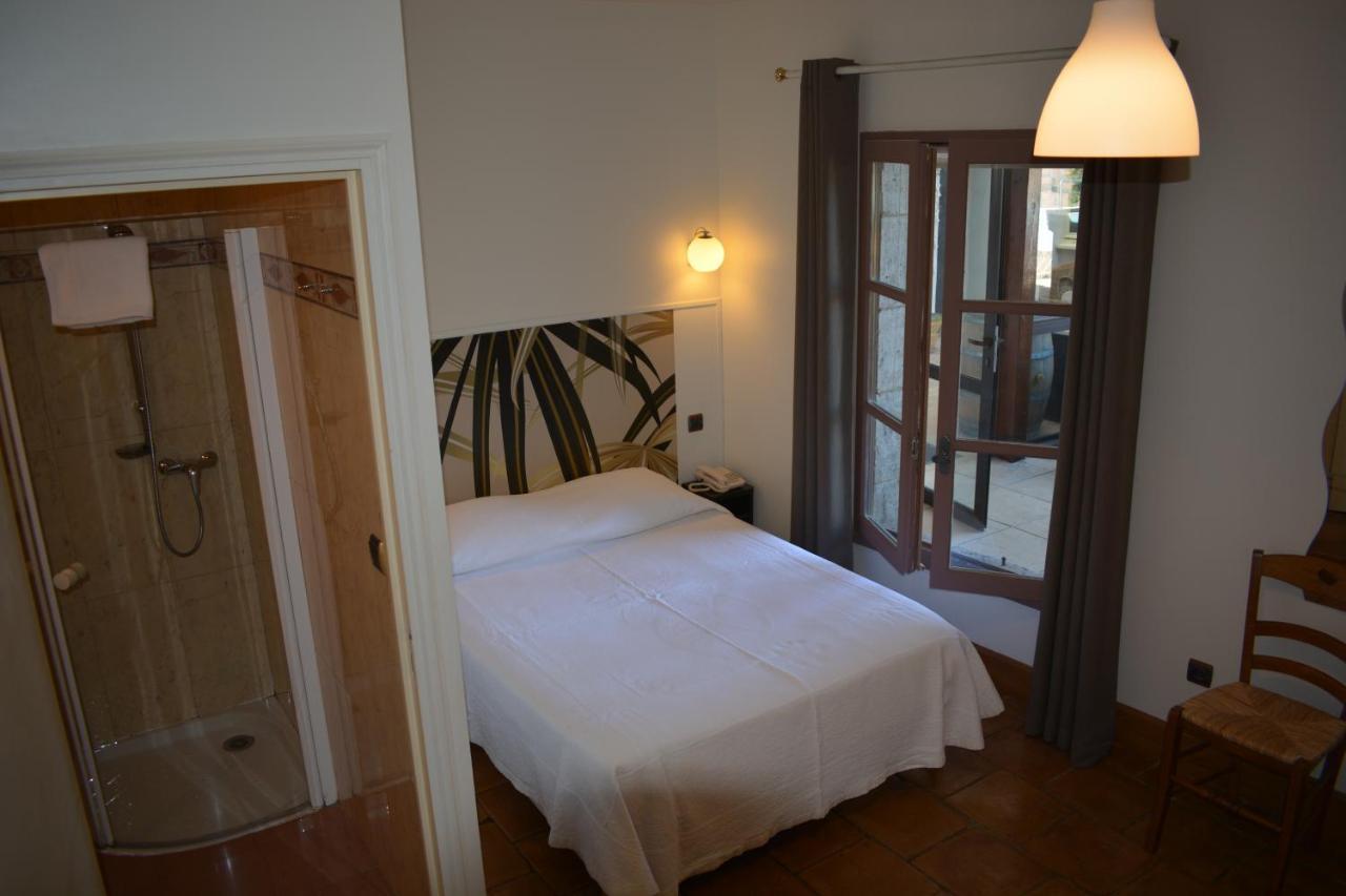 Hotel Des Consuls Castelnau-de-Montmiral Екстериор снимка